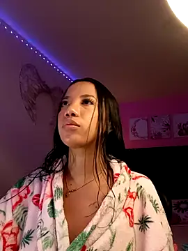 SallyWhitee online show from 02.17.26