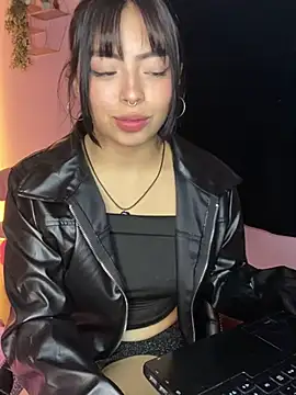 Snapshot of Valu_euphoria chatting on 02.22.25 Valu euphoria online show from 02.22.25