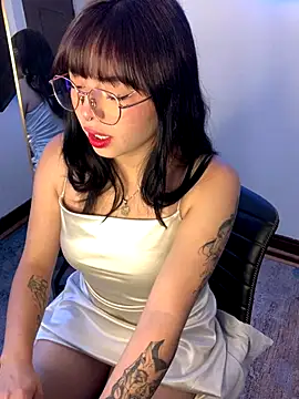 Snapshot of Valu_euphoria chatting on 09.27.25 Valu euphoria online show from 09.27.25