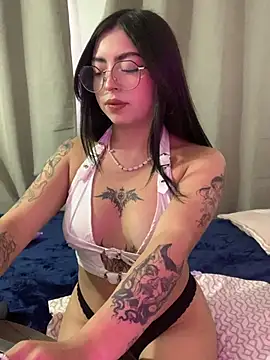 Snapshot of Valu_euphoria chatting on 06.23.26 Valu euphoria online show from 06.23.26