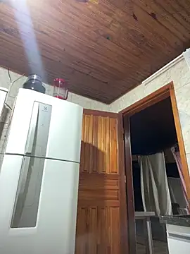 Snapshot of Mineirinho043 chatting on 12.21.25 Mineirinho043 online show from 12.21.25