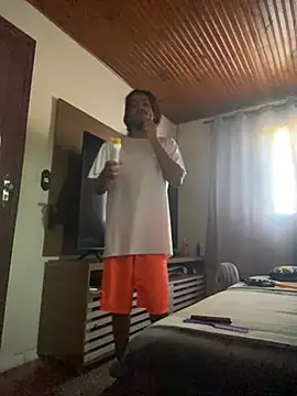 Snapshot of Mineirinho043 chatting on 02.17.26 Mineirinho043 online show from 02.17.26