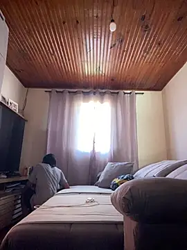 Snapshot of Mineirinho043 chatting on 02.18.26 Mineirinho043 online show from 02.18.26