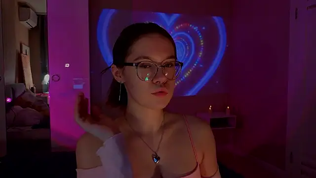 Mia Luw online show from 02.01.26