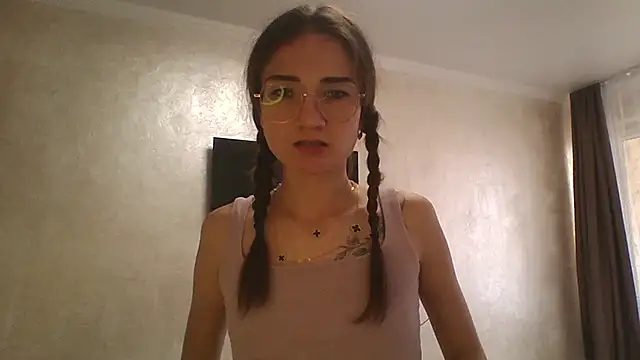 RoyalDessertt online show from 10.13.25