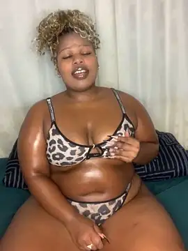 Cuddle Bear online show from 03.11.26