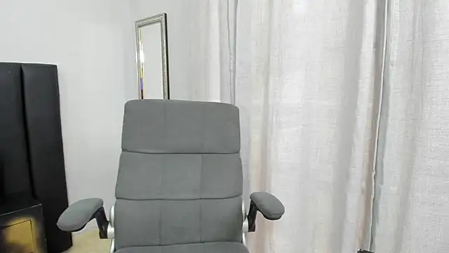 ISAAC CRYSTON online show from 02.05.25