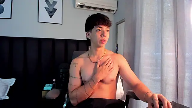 ISAAC CRYSTON online show from 02.24.25