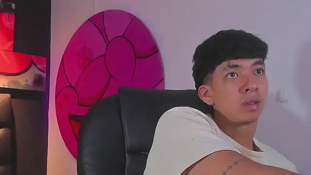 ISAAC CRYSTON online show from 09.12.25