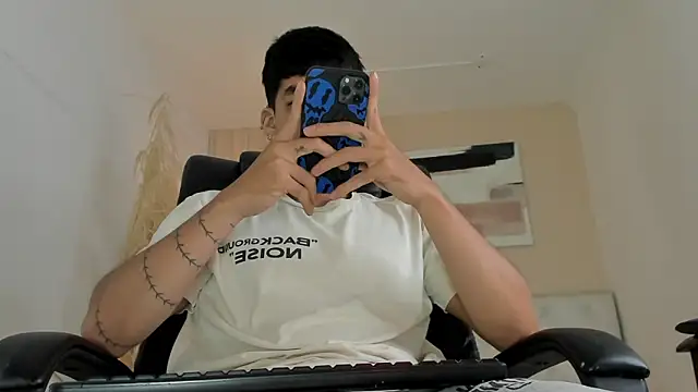 ISAAC CRYSTON online show from 01.10.26