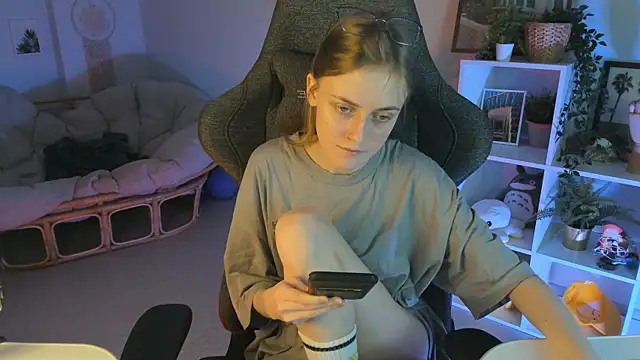 KiraMontoya online show from 03.02.25