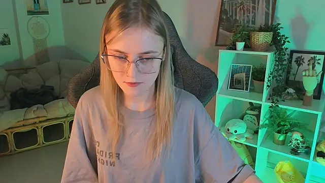 KiraMontoya online show from 03.02.25