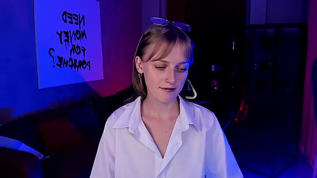 KiraMontoya online show from 09.17.25