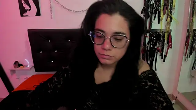 Julieta Carden  online show from 04.15.26