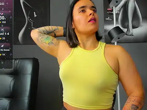 karlyjons12 online show from 10.20.25