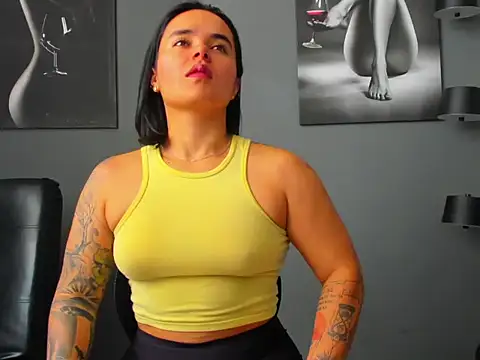 Snapshot of karlyjons12 chatting on 03.17.26 karlyjons12 online show from 03.17.26