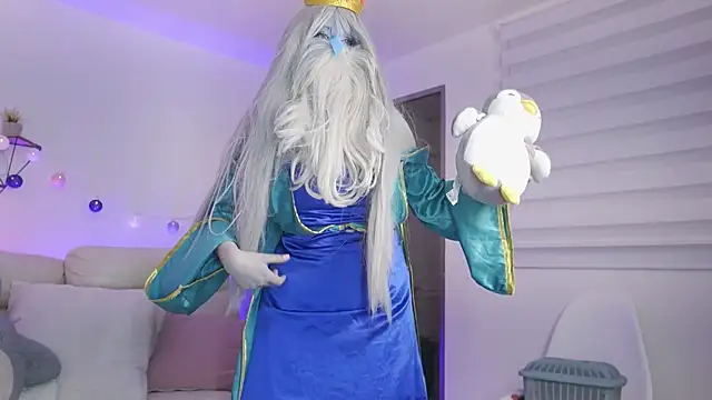 Snapshot of Neekito_ chatting on 10.31.25 Neekito online show from 10.31.25