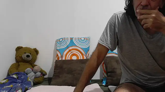 Snapshot of jeans_and_emma chatting on 02.18.26 jeans and emma online show from 02.18.26