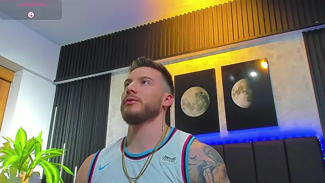 Snapshot of David_blake_ chatting on 02.28.25 David blake online show from 02.28.25