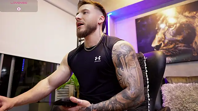 Snapshot of David_blake_ chatting on 11.25.25 David blake online show from 11.25.25