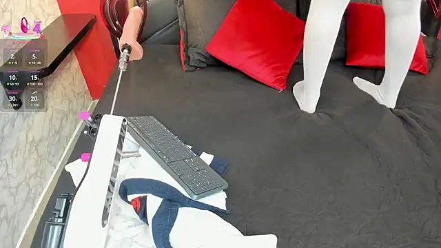 IVISBOUNCYASS online show from 09.19.25