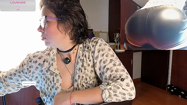 Snapshot of sophia_dumont chatting on 11.19.25 sophia dumont online show from 11.19.25