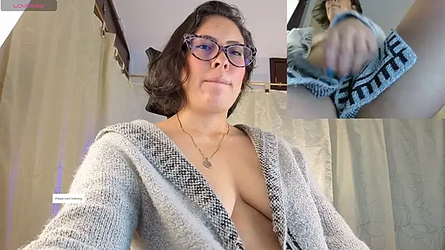 Snapshot of sophia_dumont chatting on 11.21.25 sophia dumont online show from 11.21.25