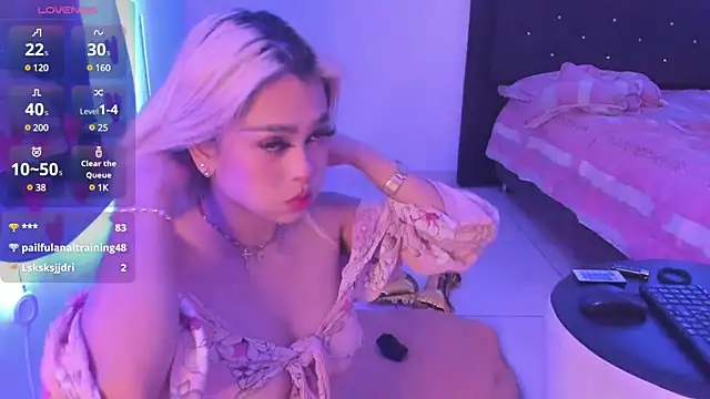  Charlottequeen online show from 02.17.25