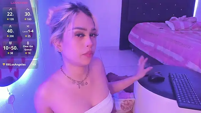  Charlottequeen online show from 02.20.25