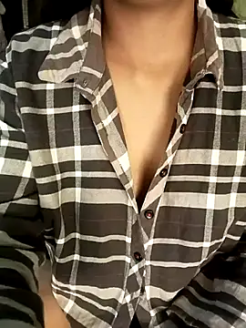 Snapshot of sufiya-ji chatting on 02.24.25 sufiya-ji online show from 02.24.25