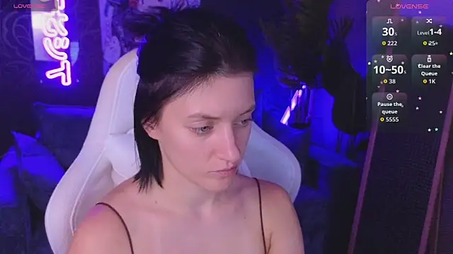 roxy riot  online show from 04.06.26