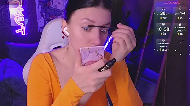 roxy riot  online show from 04.14.26