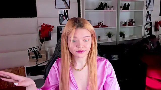 Snapshot of AdeleCartier chatting on 02.26.25 AdeleCartier online show from 02.26.25