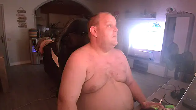 Snapshot of Hotfire-112 chatting on 03.31.26 Hotfire-112 online show from 03.31.26