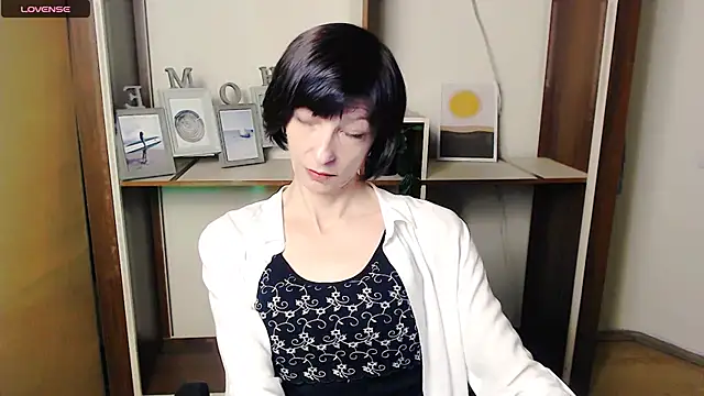  AngeliaFlow  online show from 10.14.25