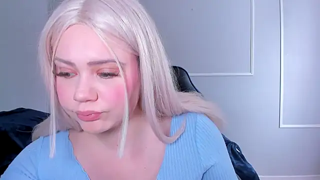 Snapshot of _leana_ chatting on 03.05.25 leana online show from 03.05.25