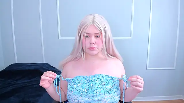 Snapshot of _leana_ chatting on 11.11.25 leana online show from 11.11.25