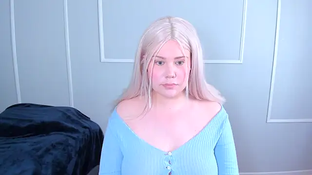 Snapshot of _leana_ chatting on 11.16.25 leana online show from 11.16.25