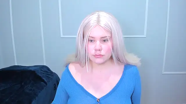 Snapshot of _leana_ chatting on 11.26.25 leana online show from 11.26.25