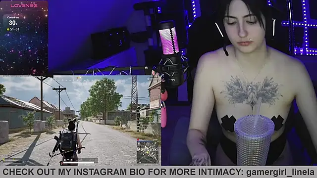 Snapshot of Gamergirl-Linela chatting on 04.28.26 Gamergirl-Linela online show from 04.28.26