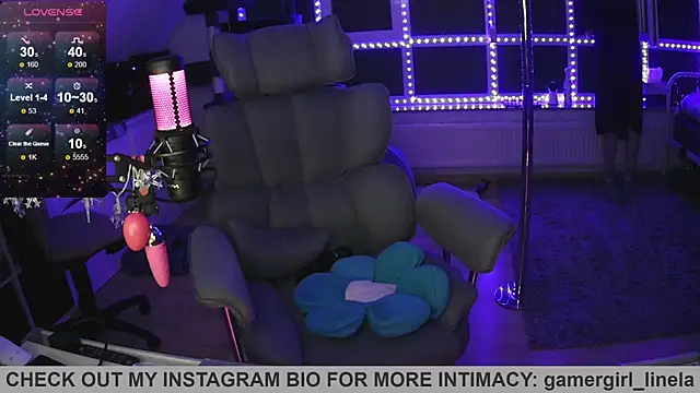Snapshot of Gamergirl-Linela chatting on 04.28.26 Gamergirl-Linela online show from 04.28.26
