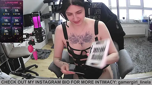 Snapshot of Gamergirl-Linela chatting on 04.29.26 Gamergirl-Linela online show from 04.29.26