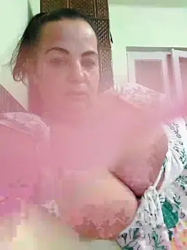 Snapshot of IvettkeXXX chatting on 10.06.25 IvettkeXXX online show from 10.06.25