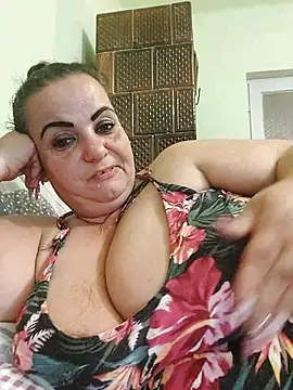 Snapshot of IvettkeXXX chatting on 10.14.25 IvettkeXXX online show from 10.14.25