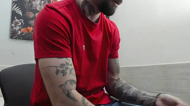 Snapshot of Luke_davis01 chatting on 02.17.25 Luke davis01 online show from 02.17.25