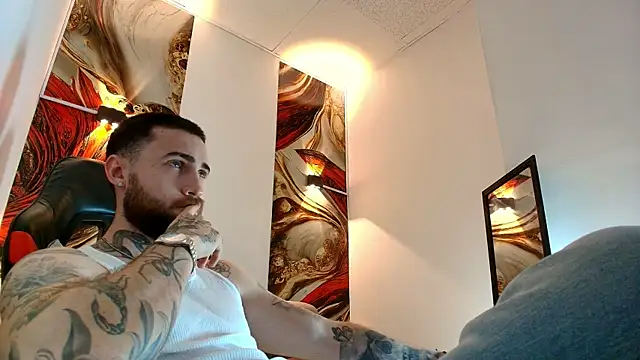 Luke davis01 online show from 04.15.26