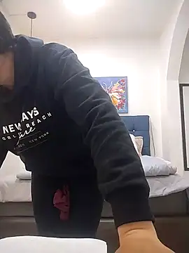 Saori Sann  online show from 09.18.25