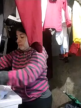 Saori Sann  online show from 10.14.25