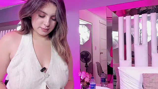 Cloee Rainbow1 online show from 03.12.25