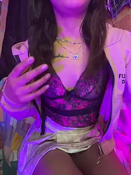 Skye Moore online show from 04.18.26